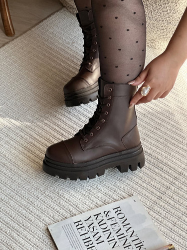 بوت زنانه لژدار