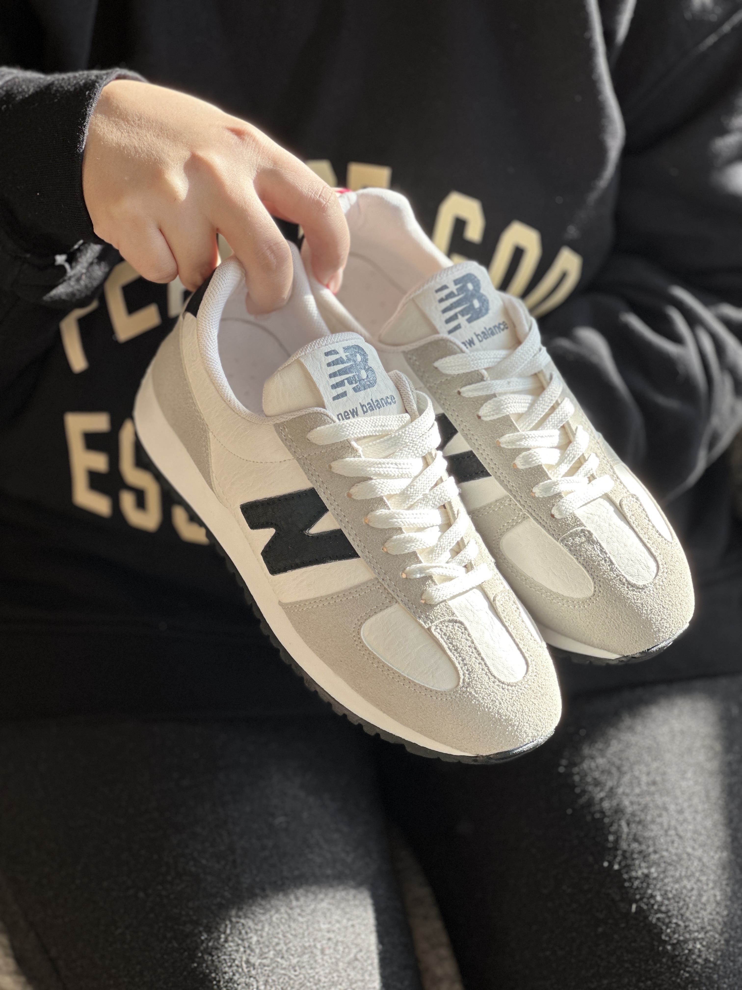 کتانی اسپرت زنانه طرح نیوبالانس رنگ سفید طوسی