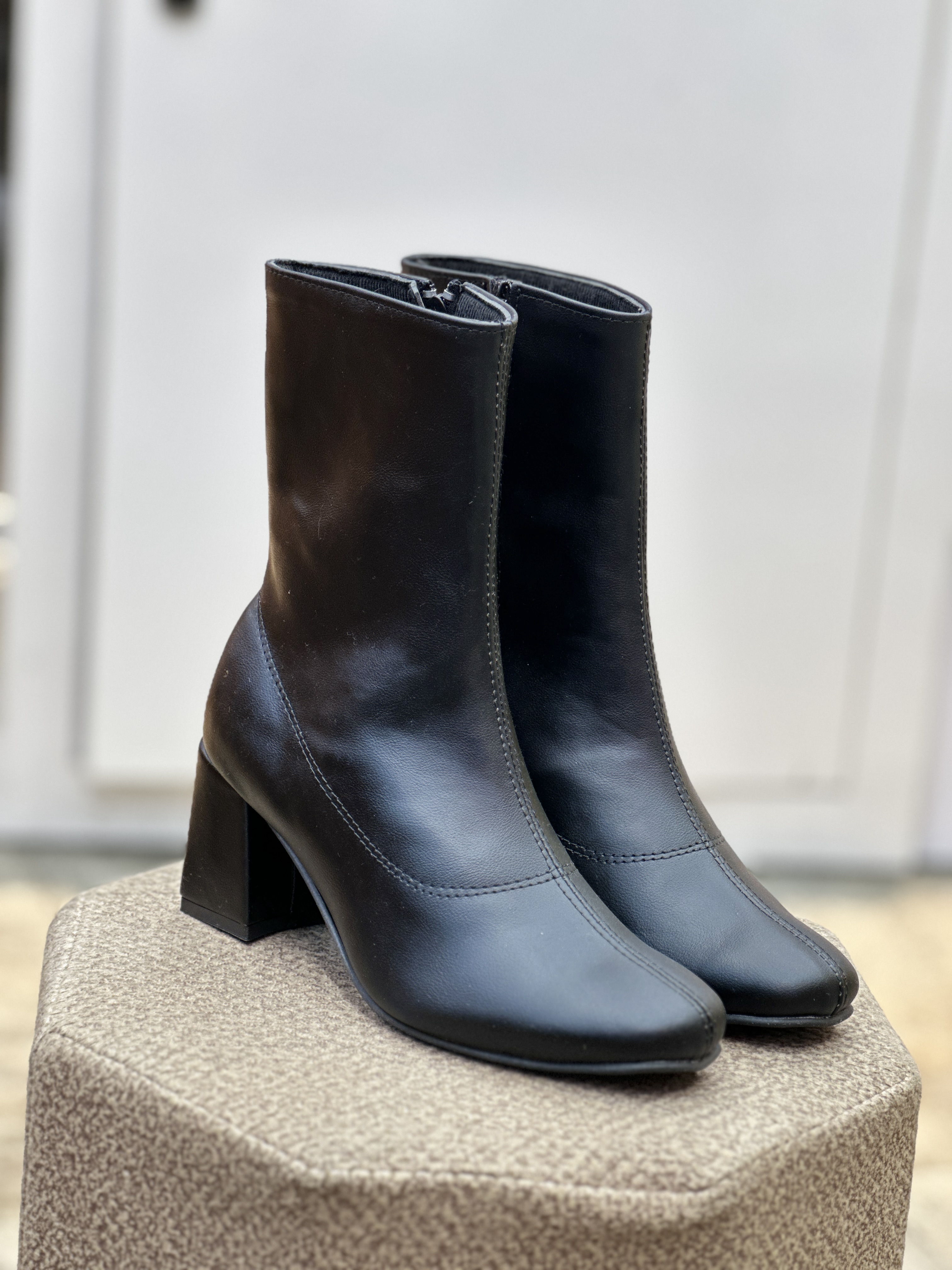 بوت پاشنه‌دار زنانه کلاسیک بغل زیپ