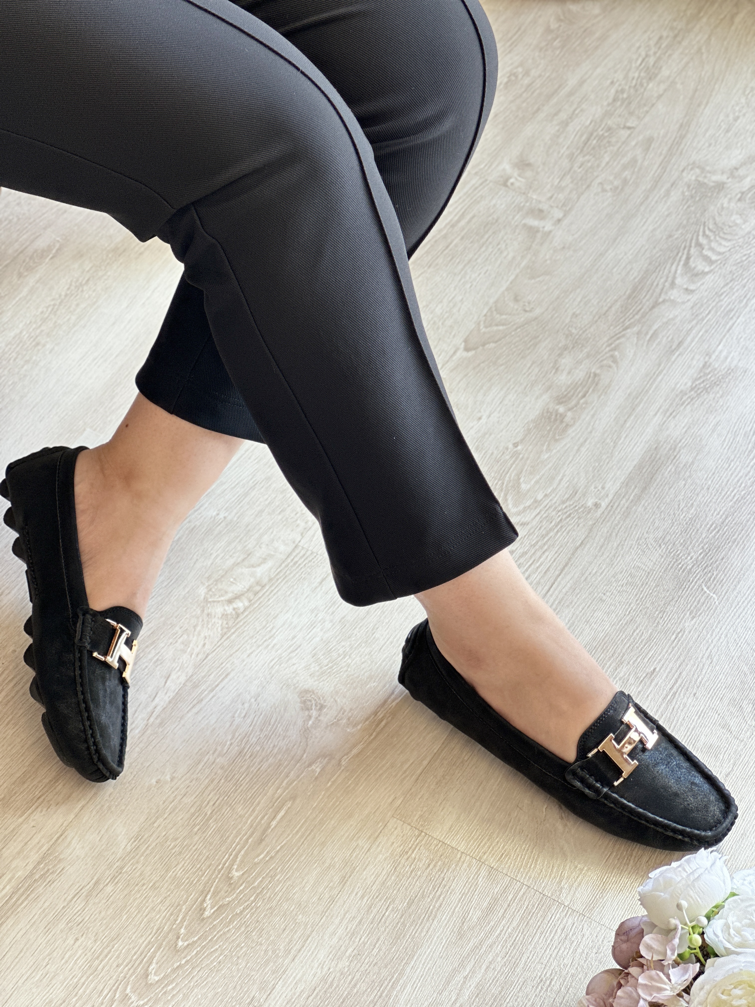 کفش کالج زنانه طرح هرمس رنگ مشکی – راحت، شیک و مناسب استفاده روزمره