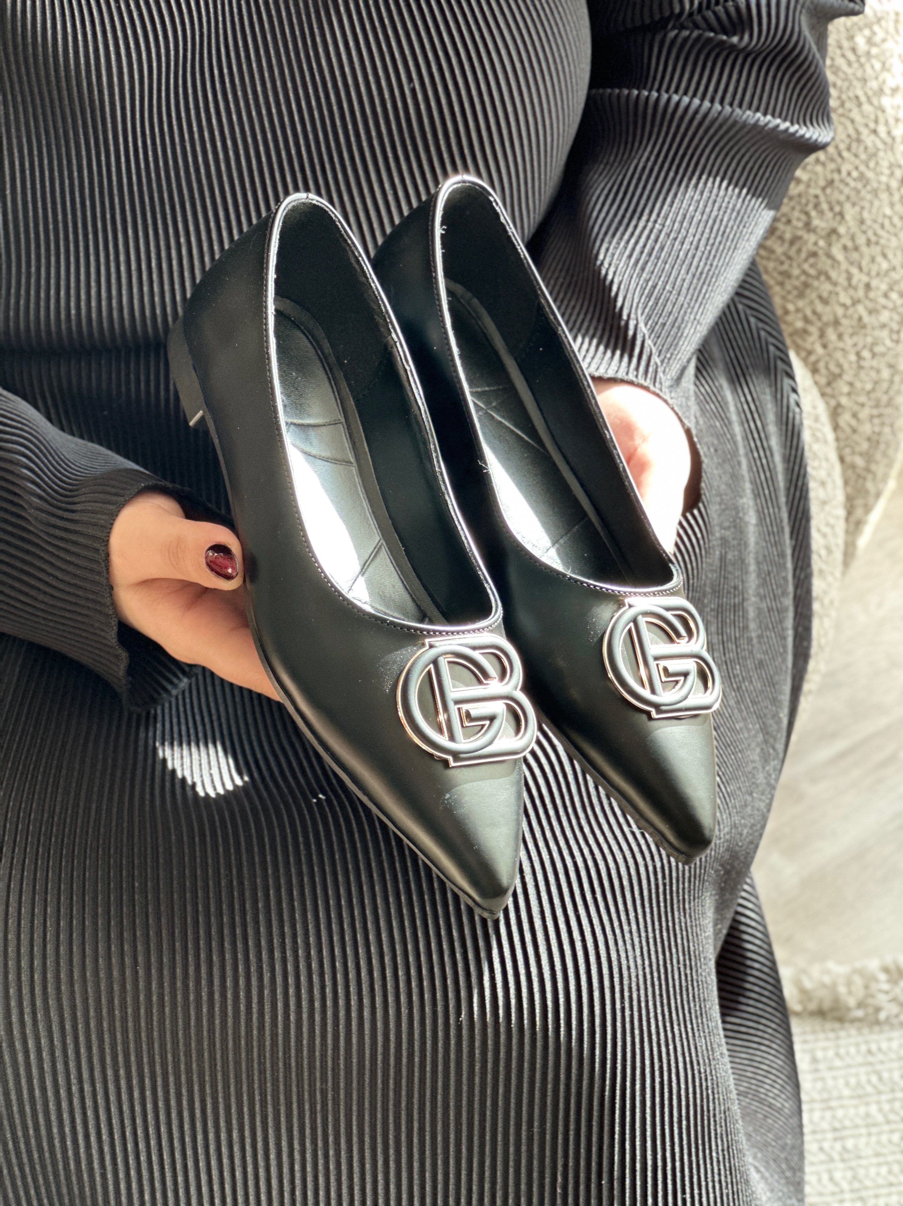 کالج و بابت زنانه تخت و نوک تیز